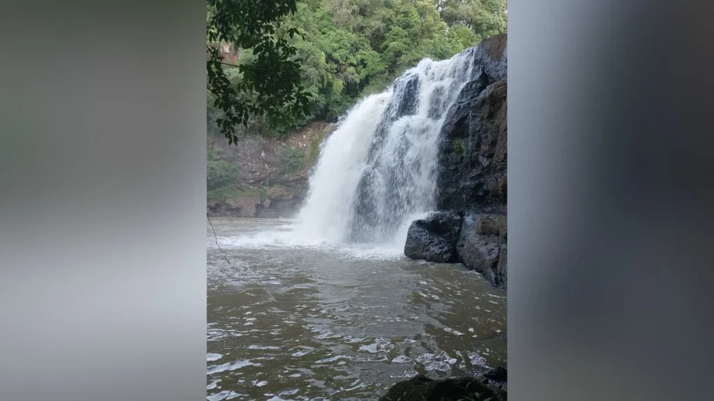 Jovem de 17 anos vai tomar banho em cachoeira e desaparece em Videira