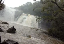Jovem de 17 anos vai tomar banho em cachoeira e desaparece em Videira