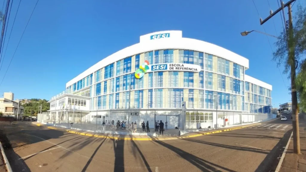 Escola SESI de Videira inaugura nova quadra de esportes