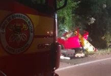 Saída de pista deixa três homens feridos em Arroio Trinta