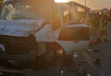 Colisão frontal entre caminhão e van deixa seis feridos no Sul de SC