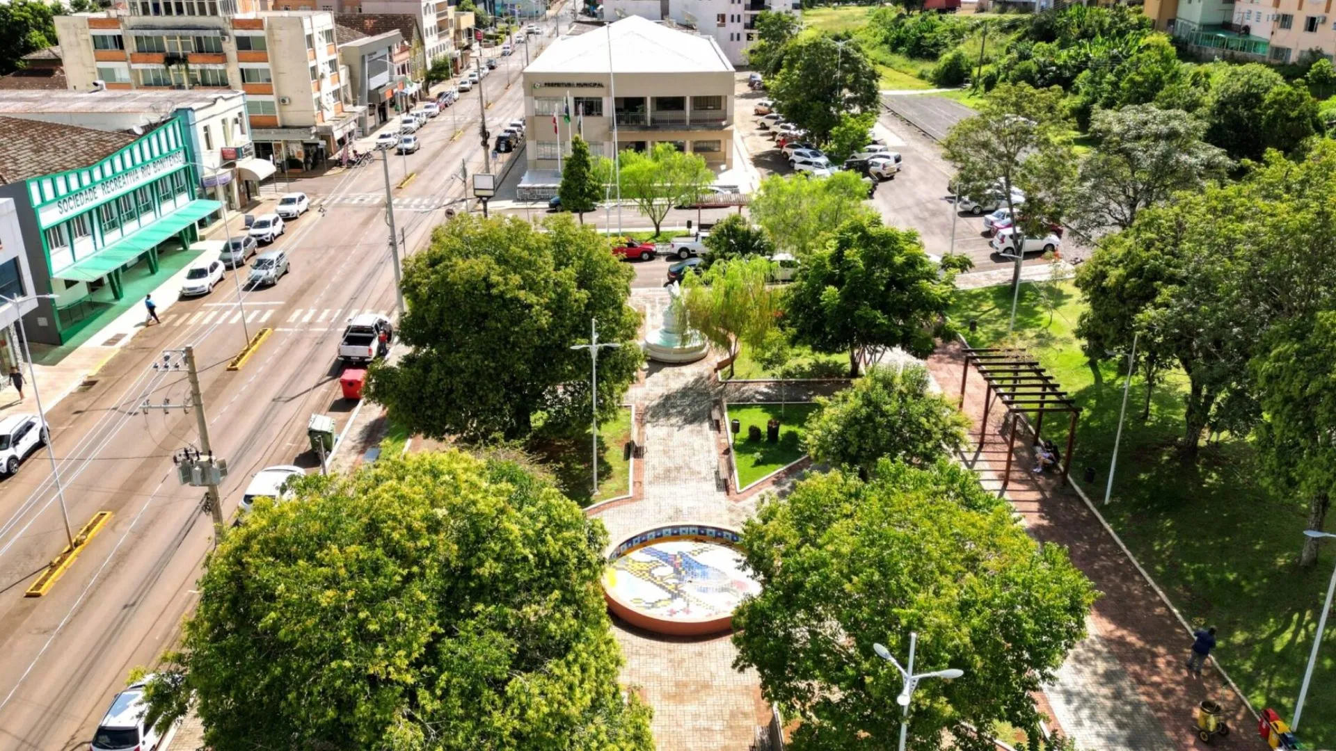 Tangará se prepara para a magia do Natal na Praça Municipal
