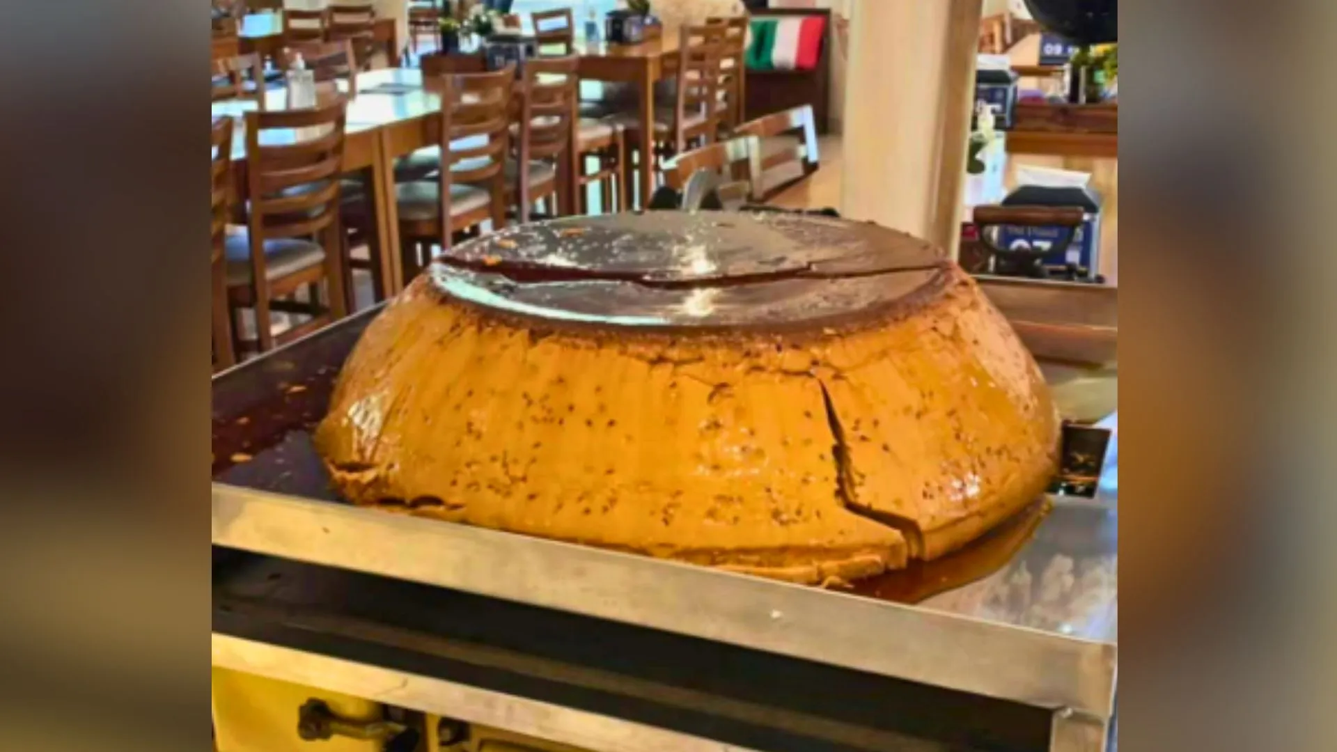 Pudim gigante de 54 quilos chama atenção em restaurante de Videira