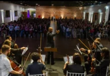 Camerata Videira completa 30 anos e emociona público em concerto especial