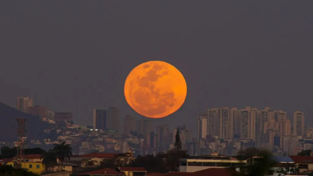 Superlua mais brilhante do ano pode ser vista no Brasil nesta quarta