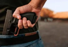 Homem é baleado nas mãos em SC; polícia investiga punição por furto