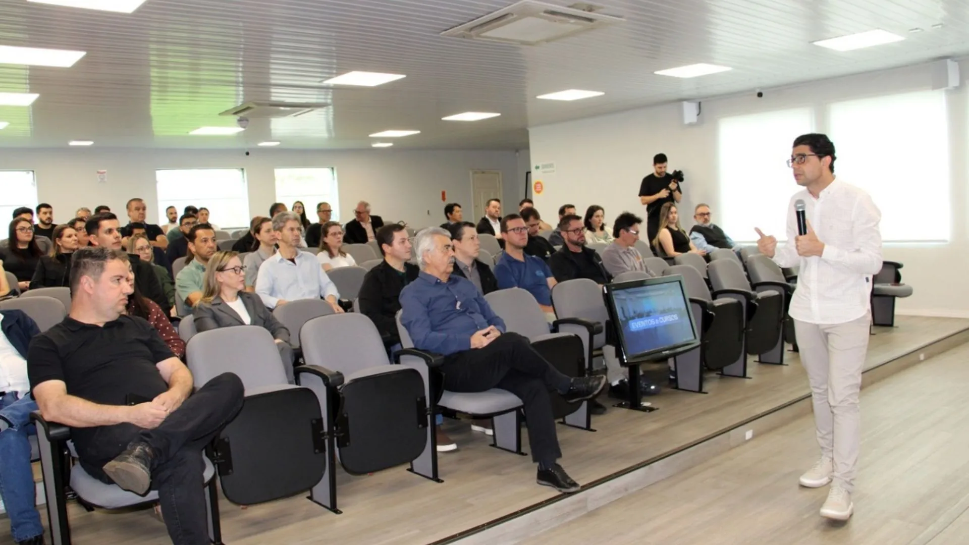 Evento debate regularização fundiária e avanço imobiliário