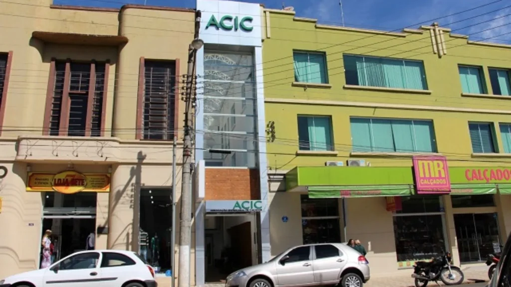 Palestra na ACIC debate regularização de imóveis urbanos e rurais