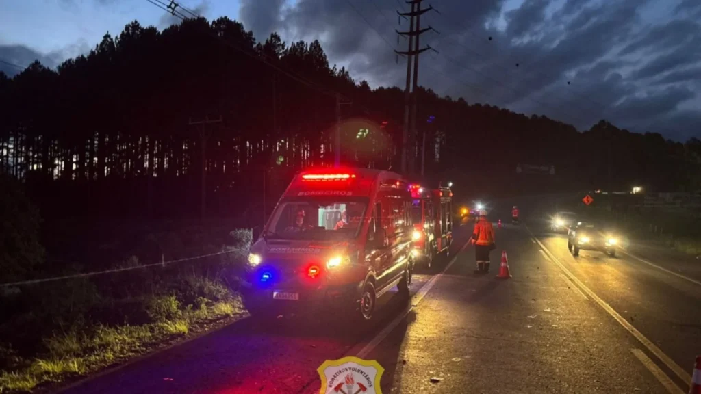 Motorista morre após capotamento em ribanceira na SC-350