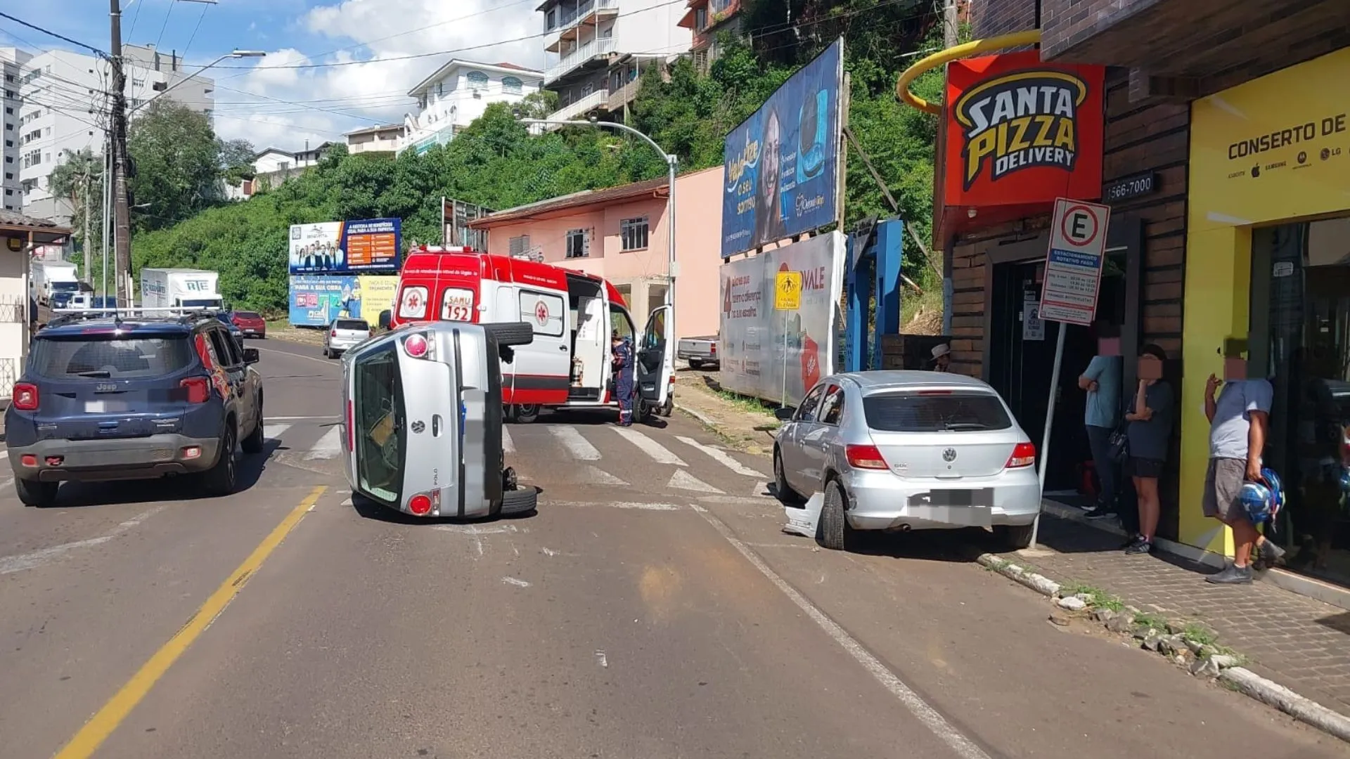 Colisão com capotamento é registrada no Centro de Videira