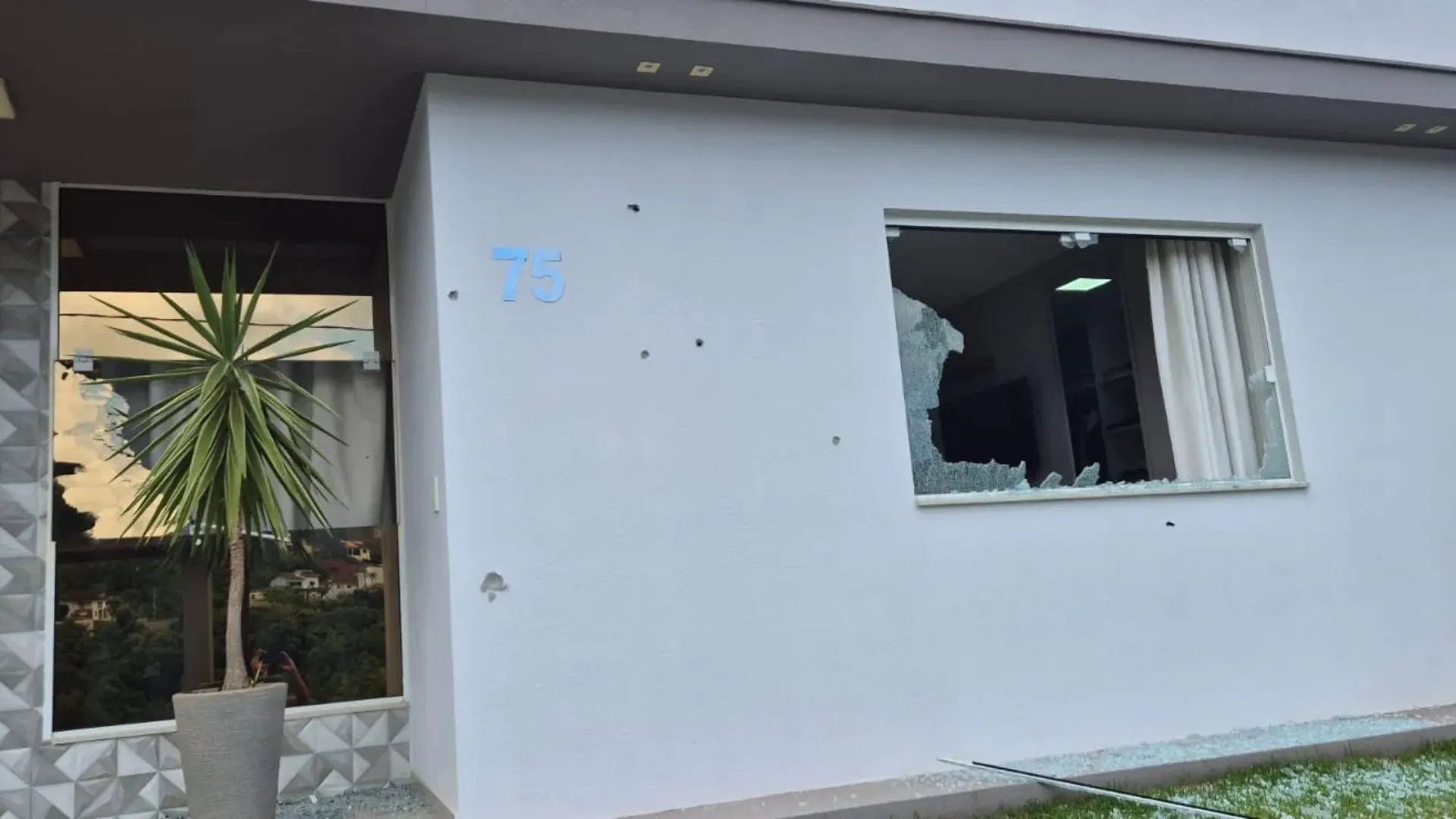 Motociclistas atiram 11 vezes contra residência em Piratuba