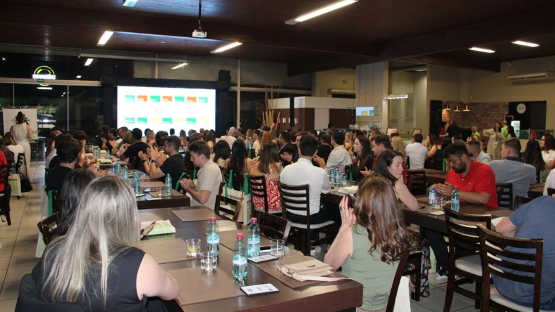 ACIC realiza apresentação dos cases dos Núcleos e formatura do PGVE