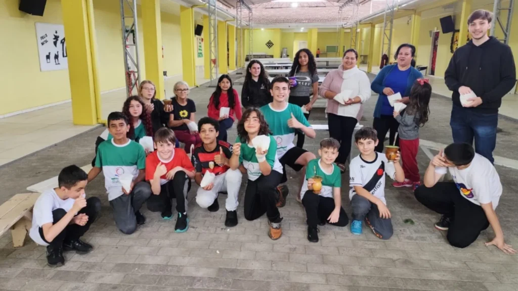 Alunos de Rio das Antas celebram a cultura da erva-mate