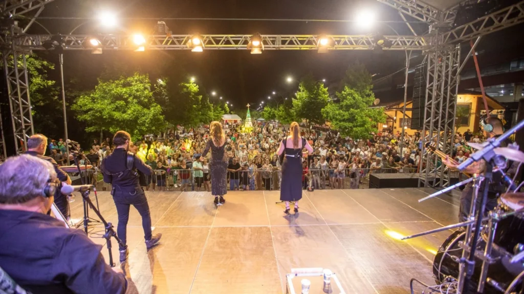 Natal da Gente encanta Videira com shows, fé e atrações para toda a família