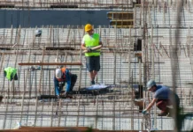 PEC da escala 6×1 com 40 horas semanais avança no Congresso apesar das críticas do governo