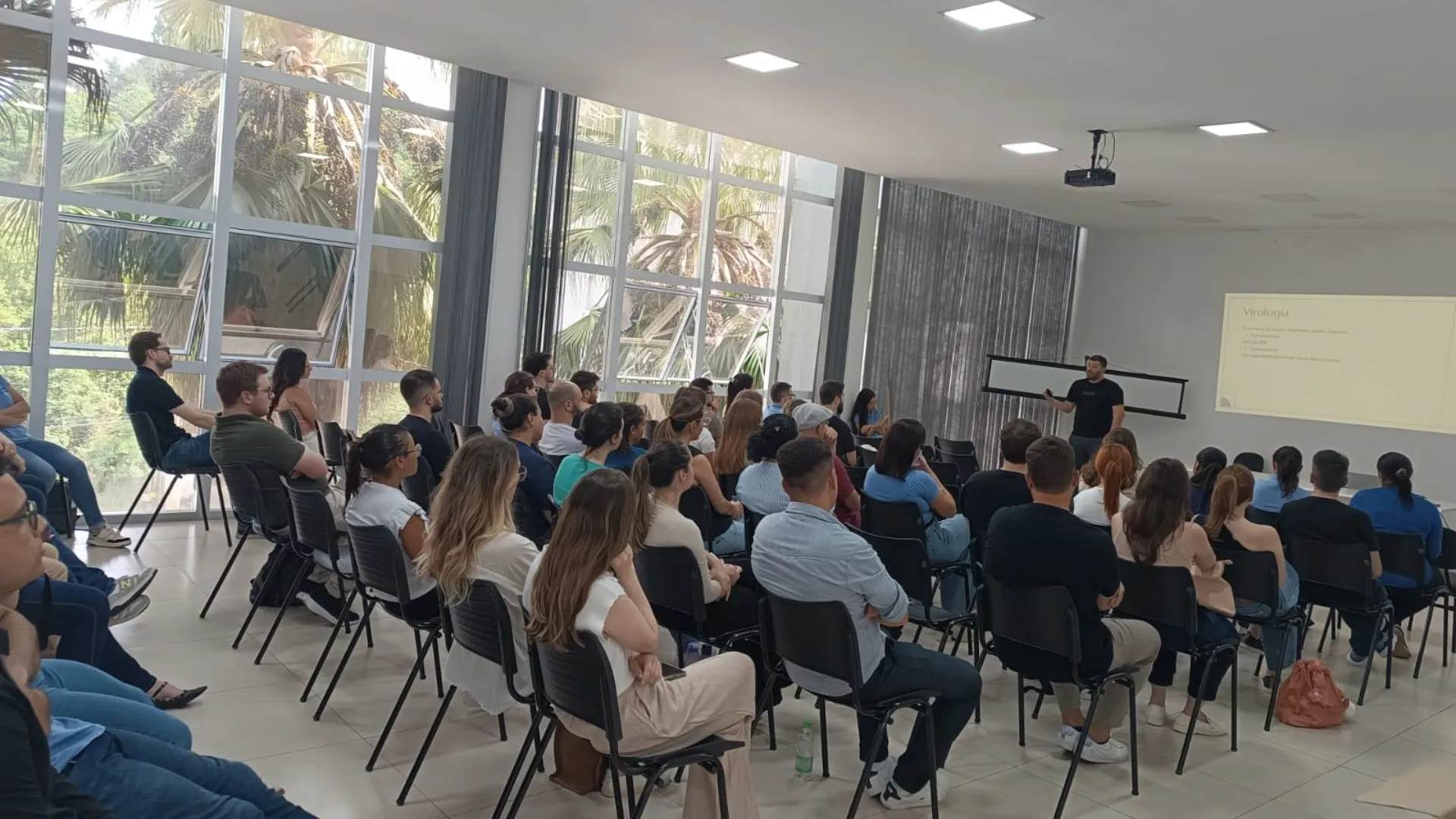 Profissionais da saúde de Videira recebem capacitação sobre manejo clínico da dengue