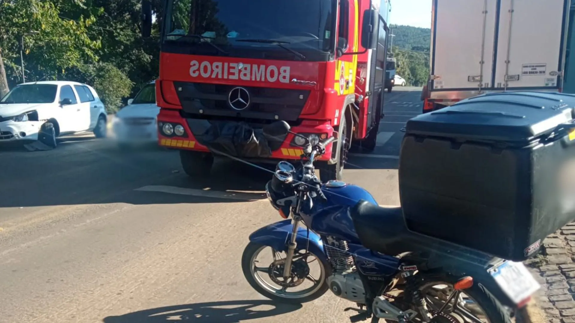 Acidente no centro de Rio das Antas deixa motociclista hospitalizado