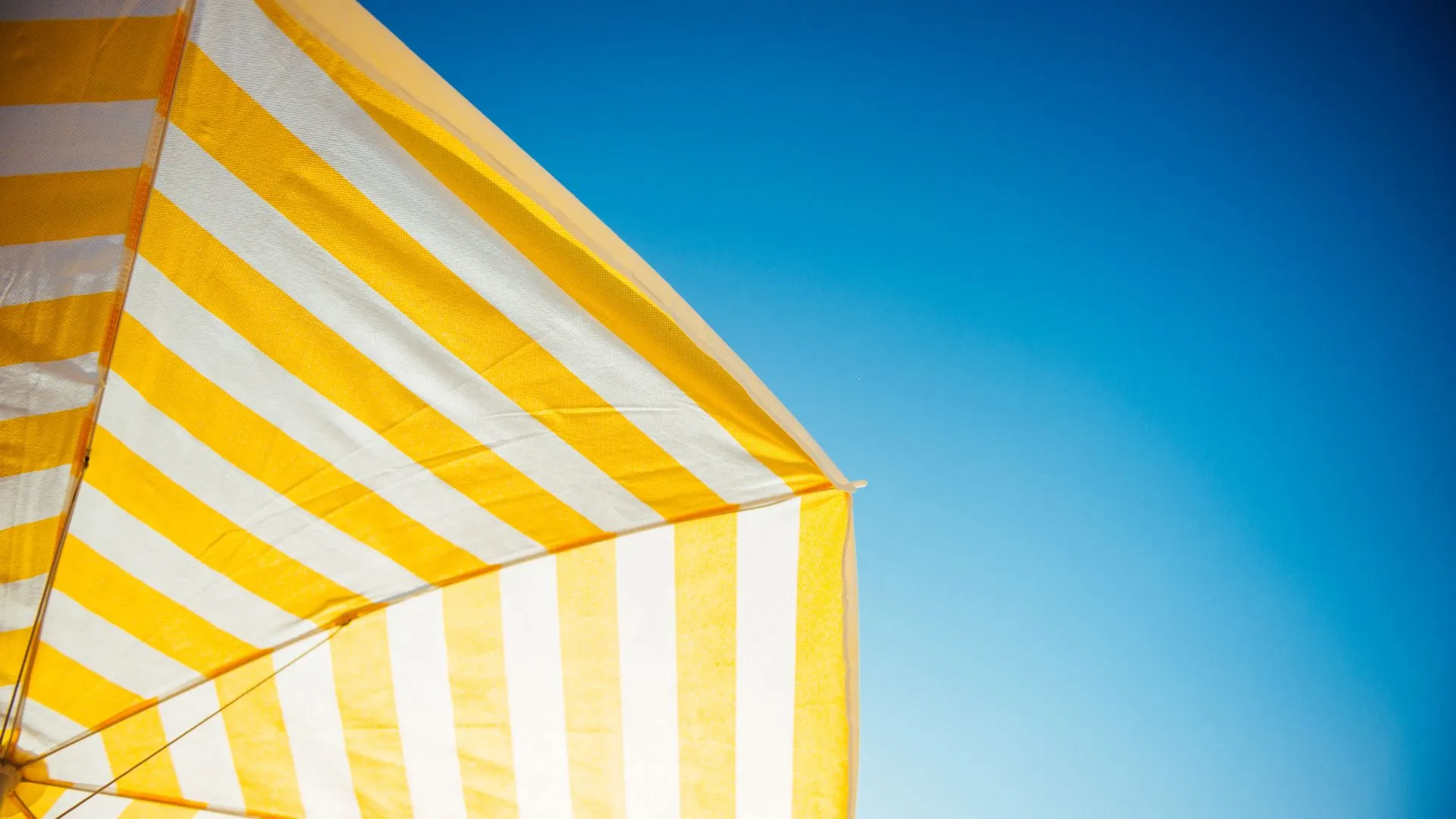 Semana começa com calor intenso e possibilidade de temporais isolados em Santa Catarina