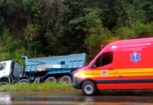 Caminhão sai da pista em Rio das Antas e mobiliza bombeiros
