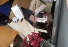 Carro perde controle e invade casa no centro de Joaçaba