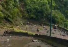 Queda de barreira na Serra do Rio do Rastro mantém trânsito em meia pista
