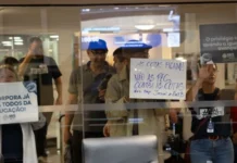 Deputados aprovam projeto que proíbe cotas no ensino superior de SC