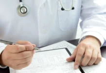 Fake news sobre fim de atestados médicos em papel é desmentida pelo CFM