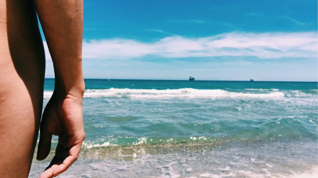 Balneário Camboriú vai proibir nudismo na Praia do Pinho