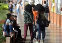 Jorginho Mello avalia não assinar lei que extingue cotas raciais das universidades de SC