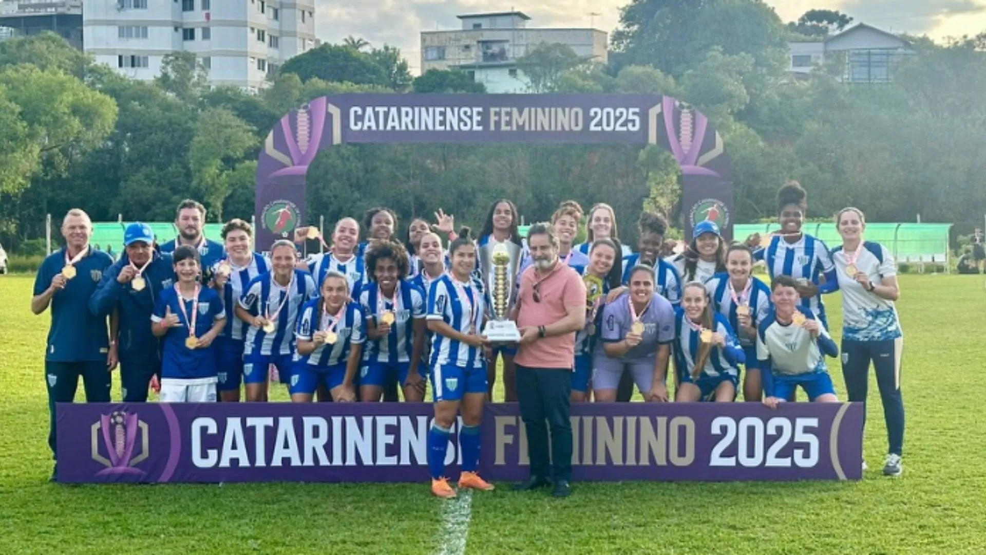 Avaí Kindermann garante R$ 588 mil para fortalecer o futebol feminino