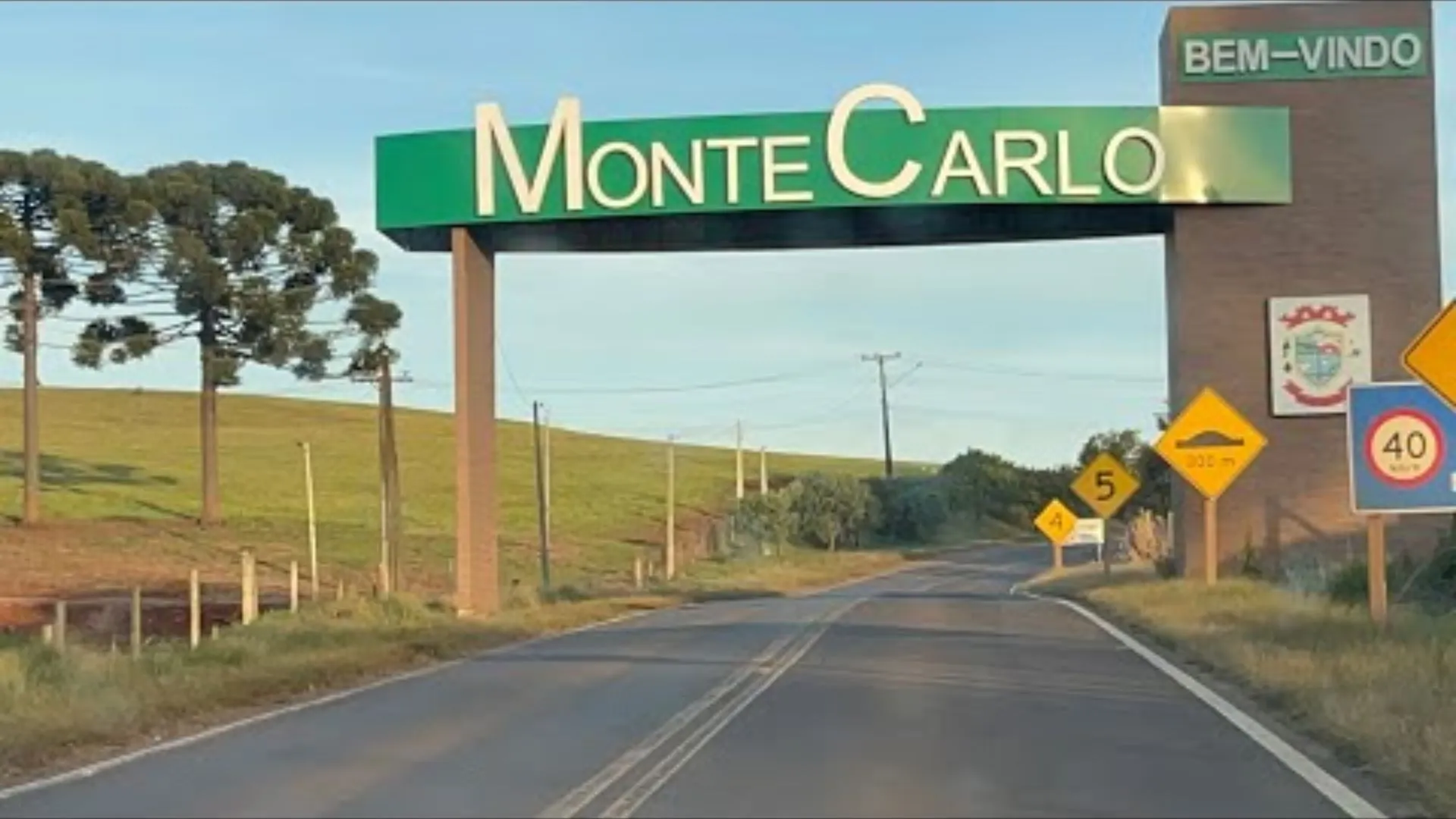 Mulher morre atropelada enquanto caminhava com filho em Monte Carlo