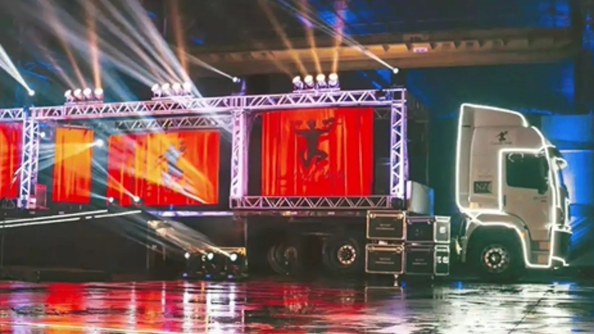 Caçador recebe carreta palco com shows itinerantes neste fim de semana