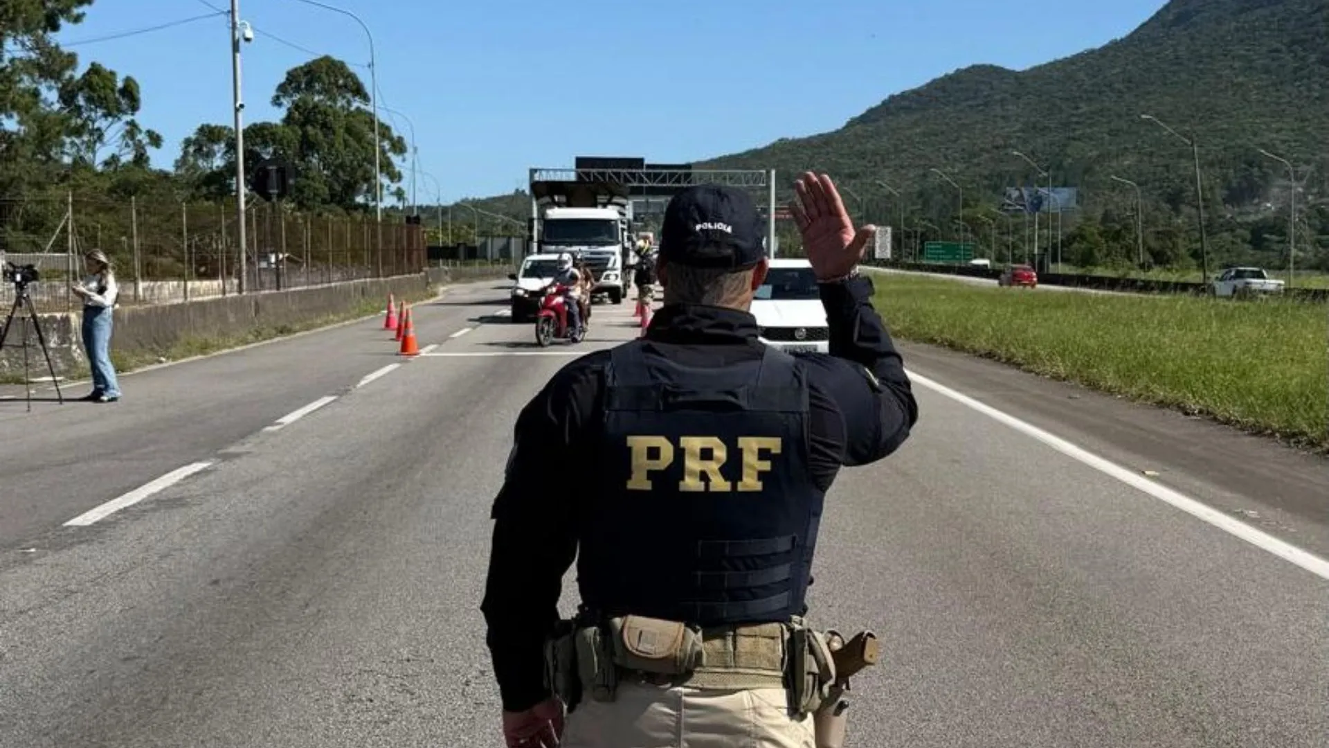 PRF inicia Operação Rodovida e reforça segurança nas rodovias durante o verão