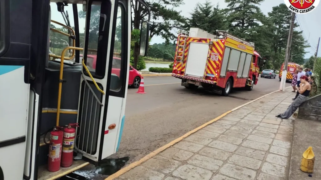 Motorista age rápido e impede que ônibus pegue fogo no Centro de Fraiburgo
