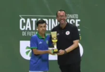 Atleta videirense é eleito Revelação do Catarinense de Futsal Série Ouro