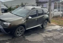 Mulher é atropelada e arrastada pelo próprio carro