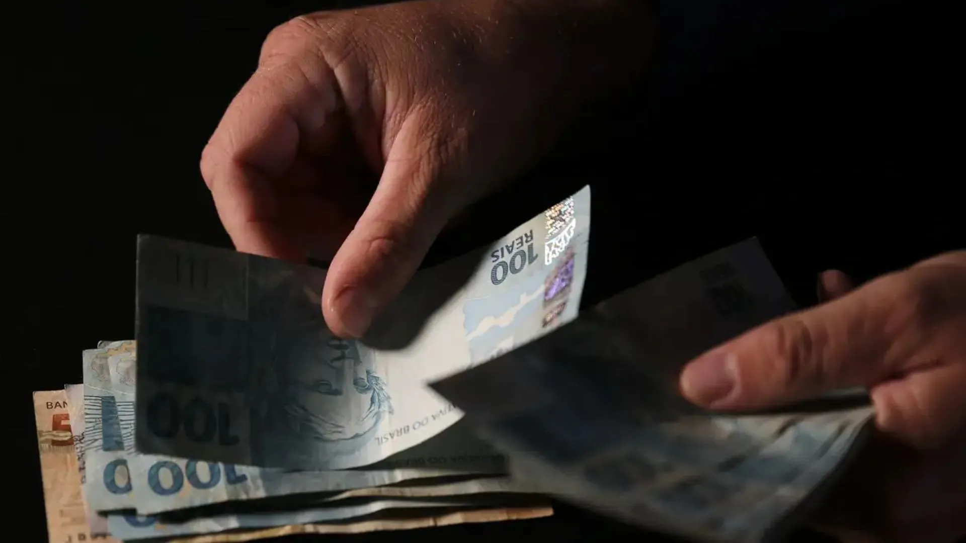 Saque do FGTS Retido é liberado para demitidos entre 2020 e 2025