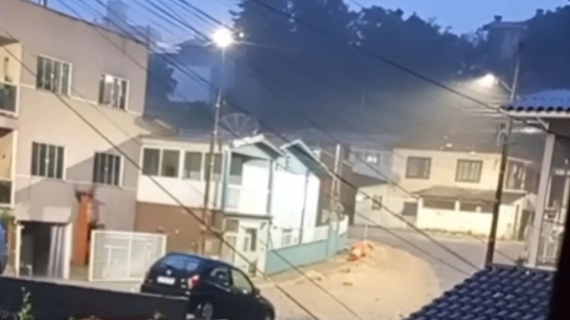 Chuva intensa causa alagamentos em Videira e mobiliza Defesa Civil