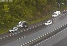 Motorista desgovernado atropela PRFs e pedestres no acostamento da BR-101 em SC