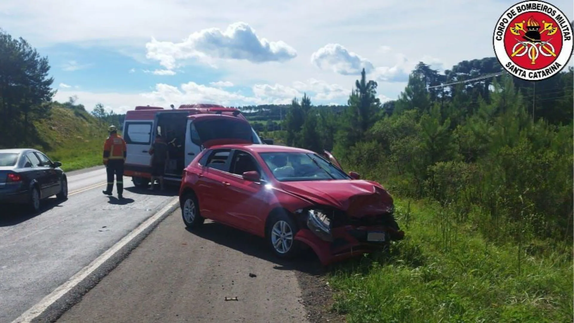 Colisão fronto-lateral na BR-282 deixa crianças feridas em Campos Novos