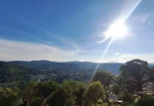 Semana começa com calor, pancadas de chuva e risco de temporais em Santa Catarina