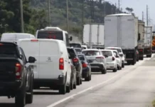 Mais de 4,3 milhões de veículos devem percorrer a BR-101 em SC no fim de ano