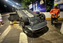 Veículos colidem em cruzamento no centro de Caçador