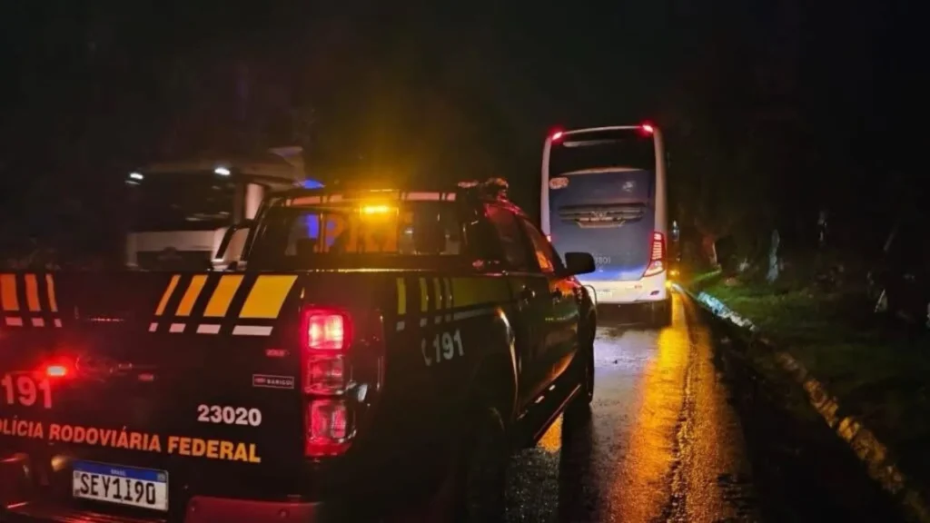 Acidente com ônibus deixa 11 feridos em União da Vitória