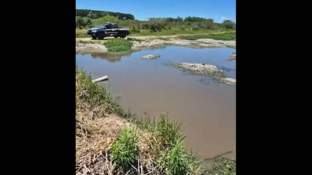 Pai mata filho por afogamento após jovem defender mãe