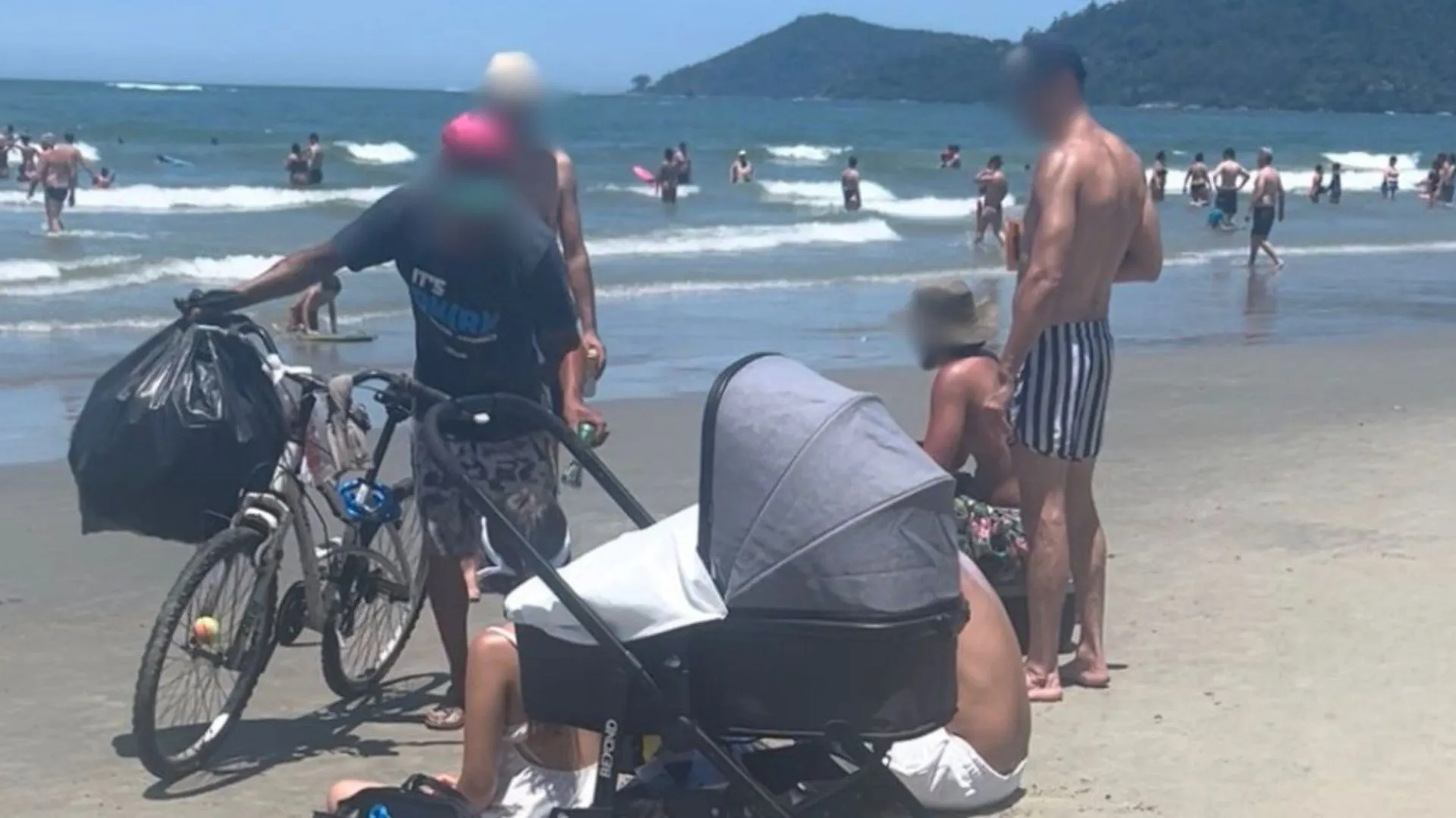 Bebê exposto ao sol e som alto levam PM a agir em praia de SC