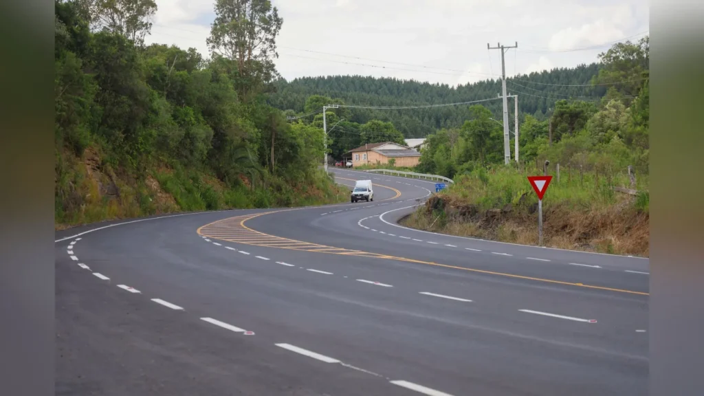 Governador entrega revitalização da SC-120 no Meio Oeste