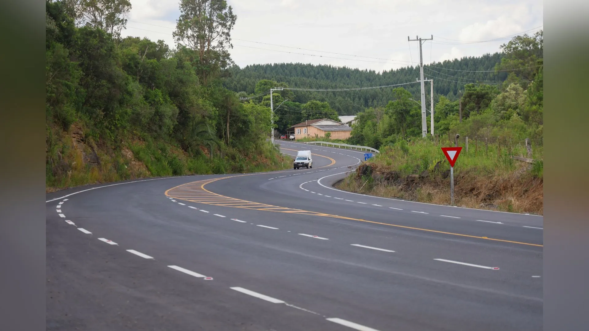 Governador entrega revitalização da SC-120 no Meio Oeste