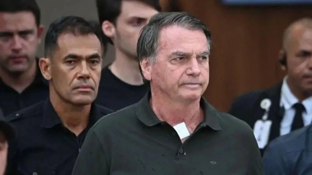 Bolsonaro deixa sede da PF e passa a cumprir pena na Papudinha