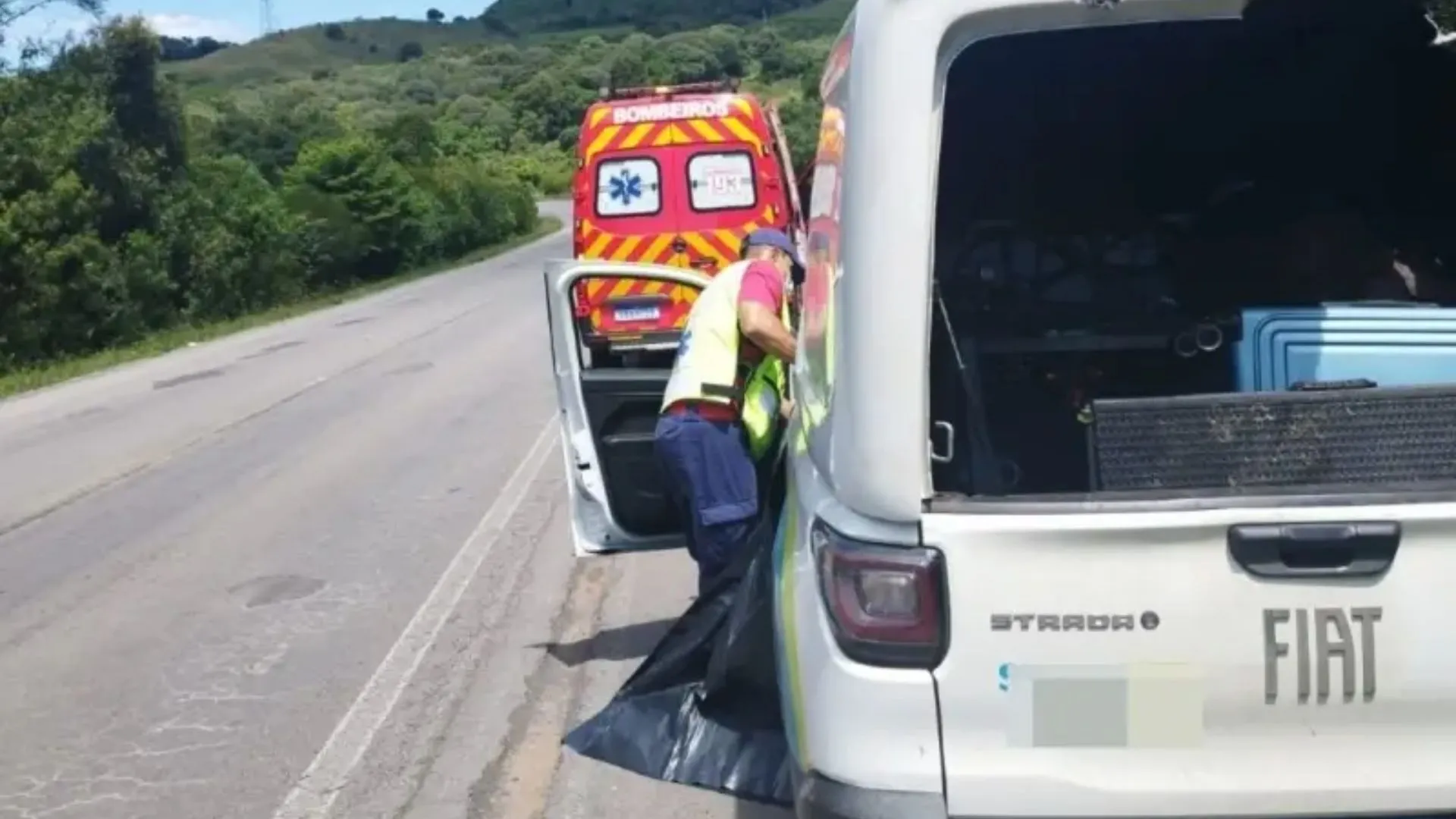 Homem é encontrado morto dentro de veículo na BR-470